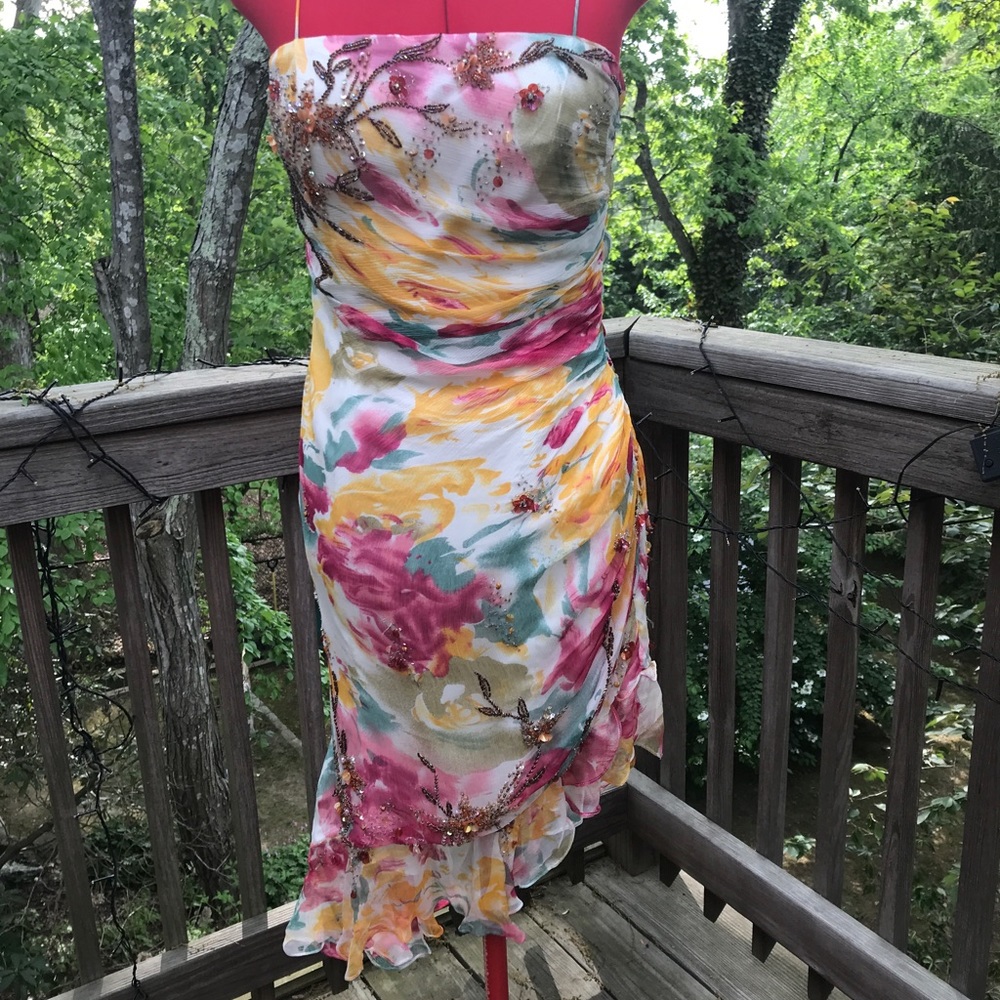 Bicici %silk dress small Beautiful beadwork Slight discoloration from storage